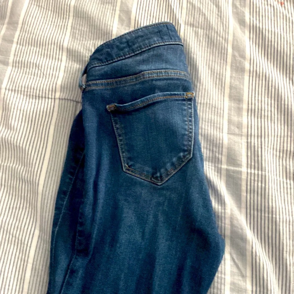 Low rise jean jeggings - Picture 2 of 3